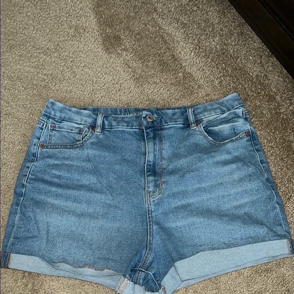 American Eagle Outfitters Curvy Mom Shorts